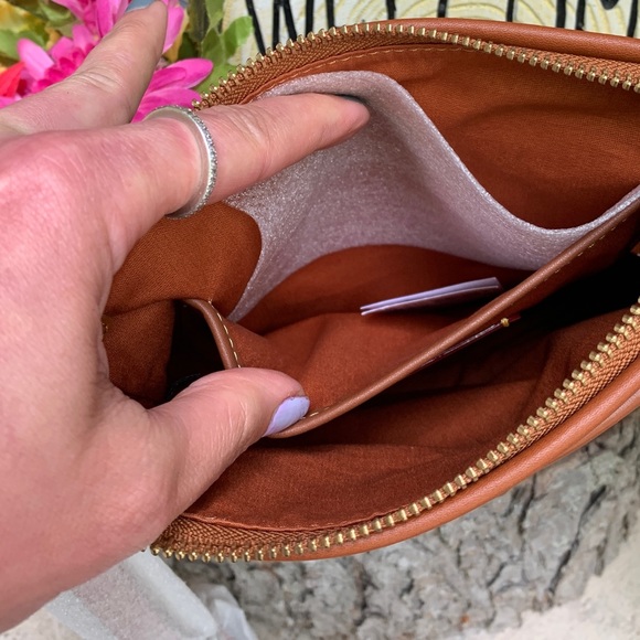 Authentic COACH 1941 signature jacquard/glovetanned leather zip top DISNEY Crosb - Picture 9 of 16